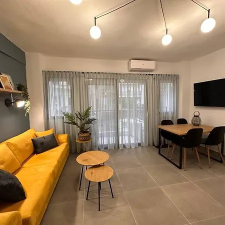 The Yellowblue Apartment, Downtown * سالونيك