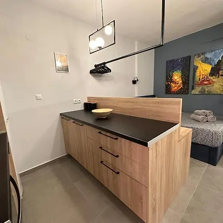 The Yellowblue Apartment, Downtown Salonic