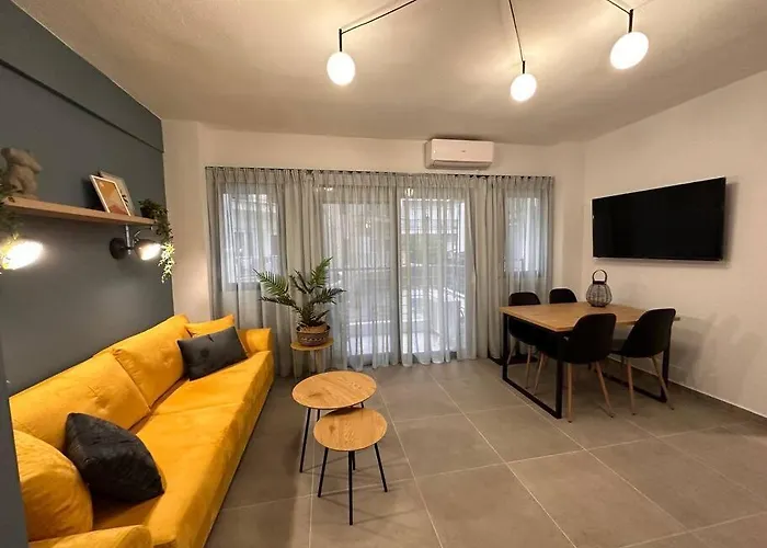 The Yellowblue Apartment, Downtown * 테살로니키