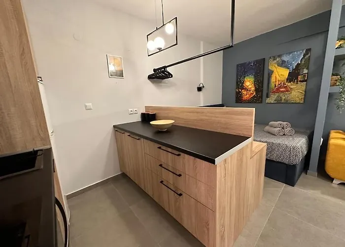 The Yellowblue Apartment, Downtown 테살로니키
